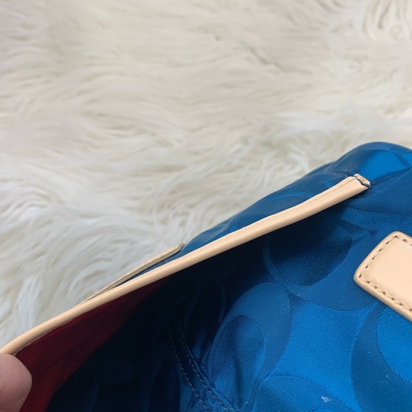 Handbag - Picture 3 of 4